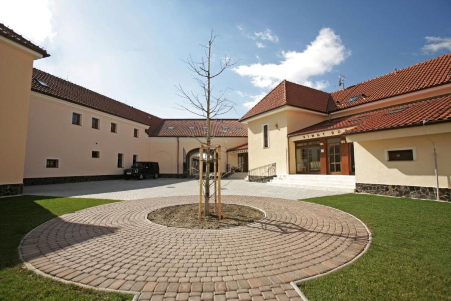 Chateau Krakovany Экстерьер фото