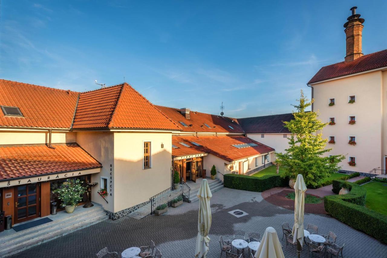 Chateau Krakovany Экстерьер фото