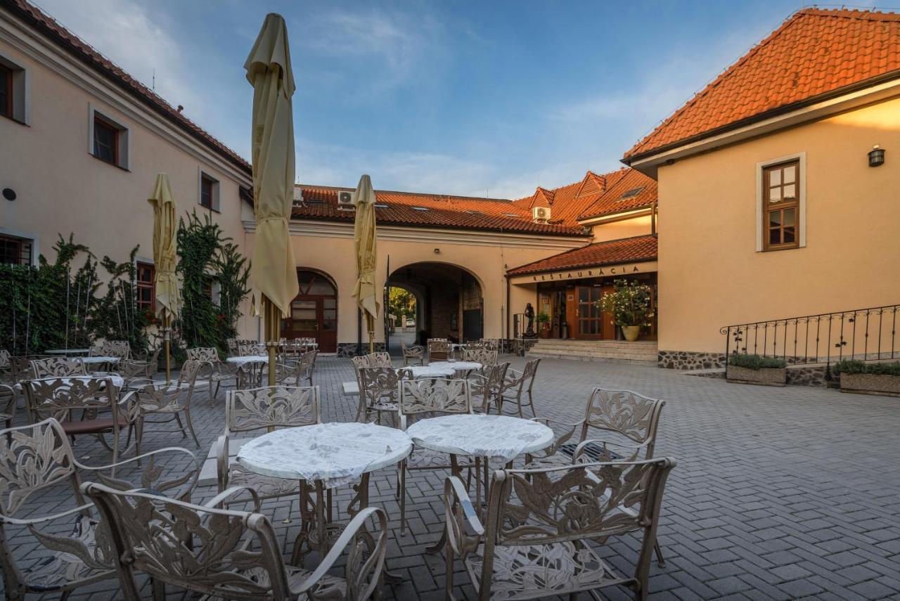 Chateau Krakovany Экстерьер фото
