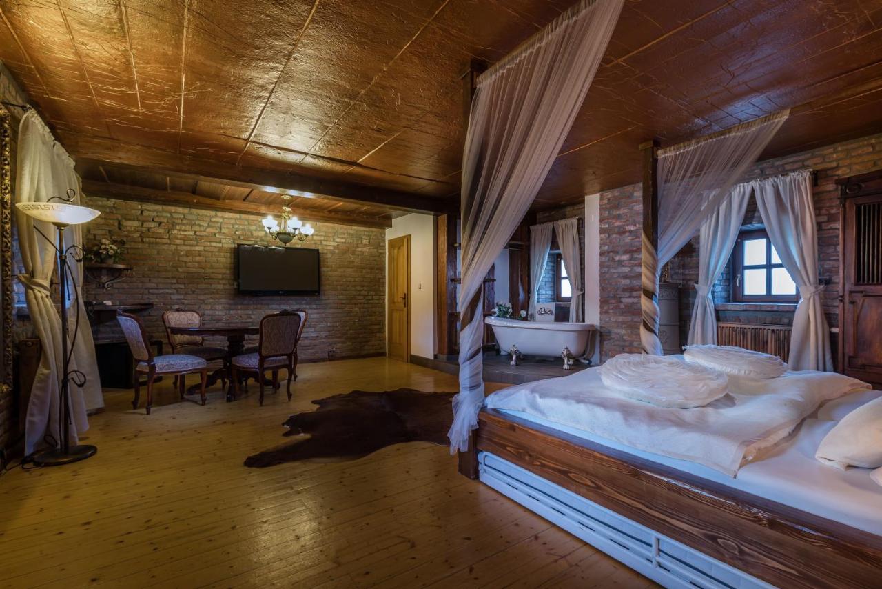 Chateau Krakovany Экстерьер фото